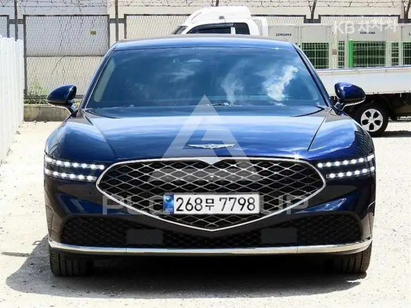 2023 Genesis G90