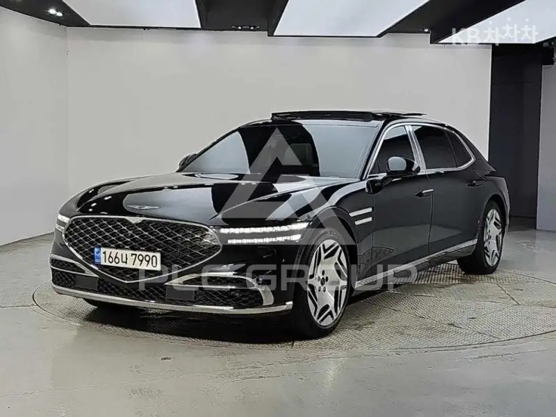 2023 Genesis G90