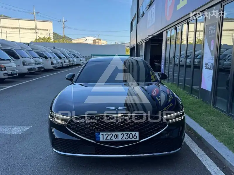 2023 Genesis G90