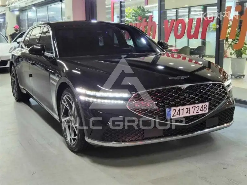 2023 Genesis G90