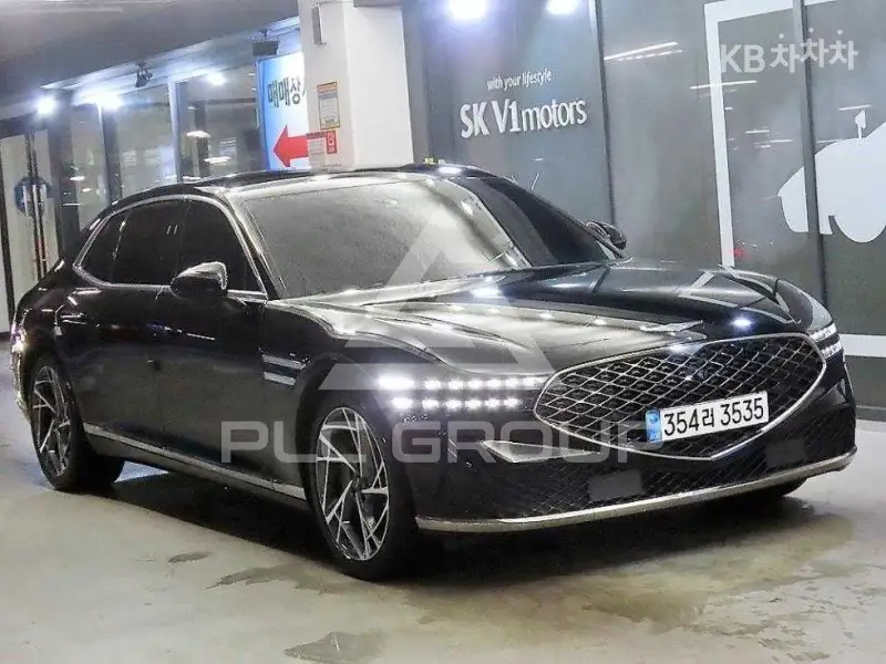 2023 Genesis G90
