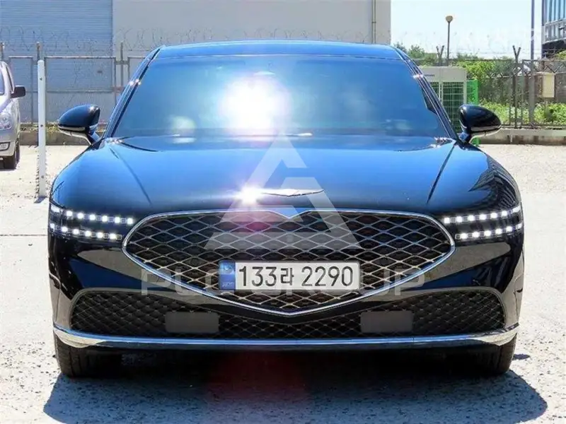 2023 Genesis G90