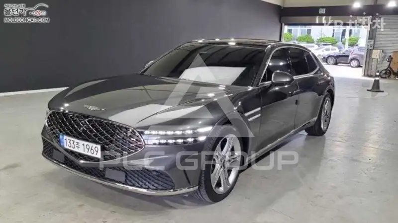 2023 Genesis G90