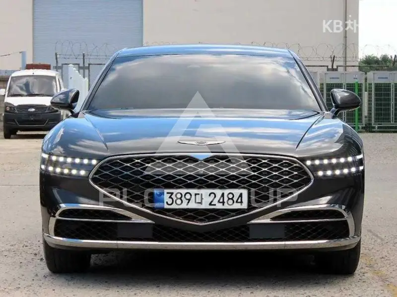 2023 Genesis G90