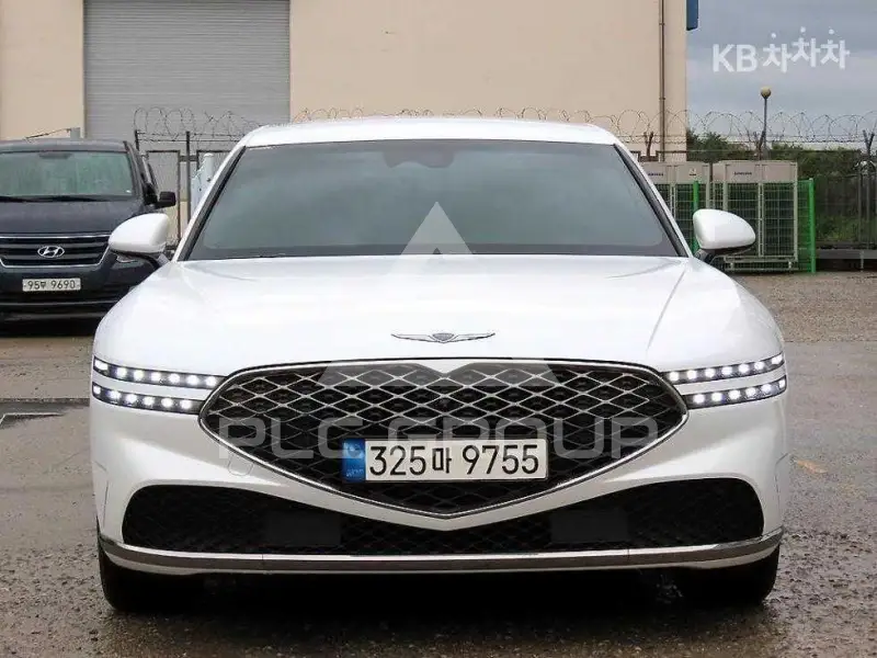 2023 Genesis G90