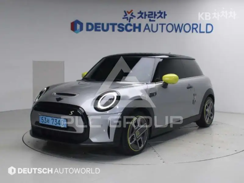 2023 Mini Hatch