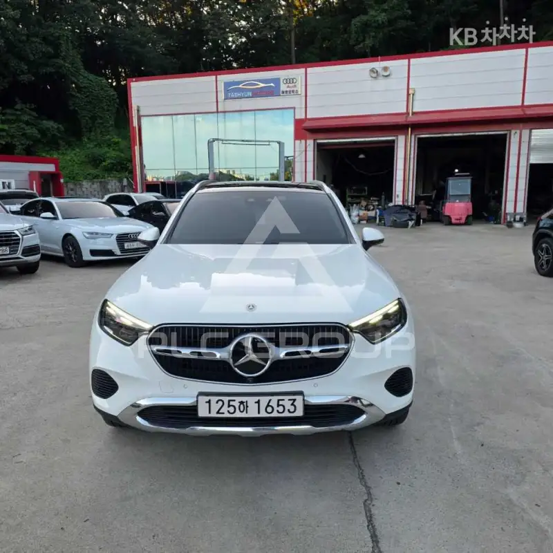 2023 Mercedes Benz GLC-Class