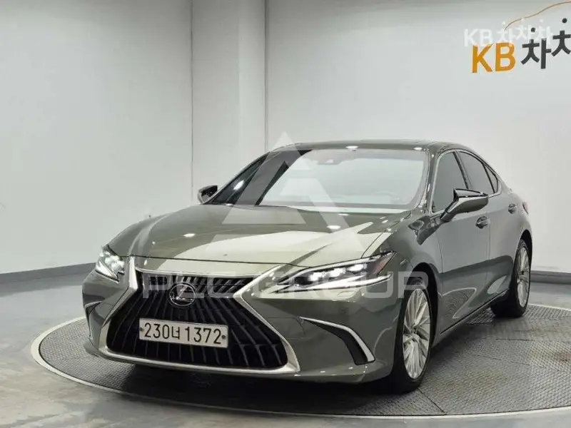2023 Lexus ES