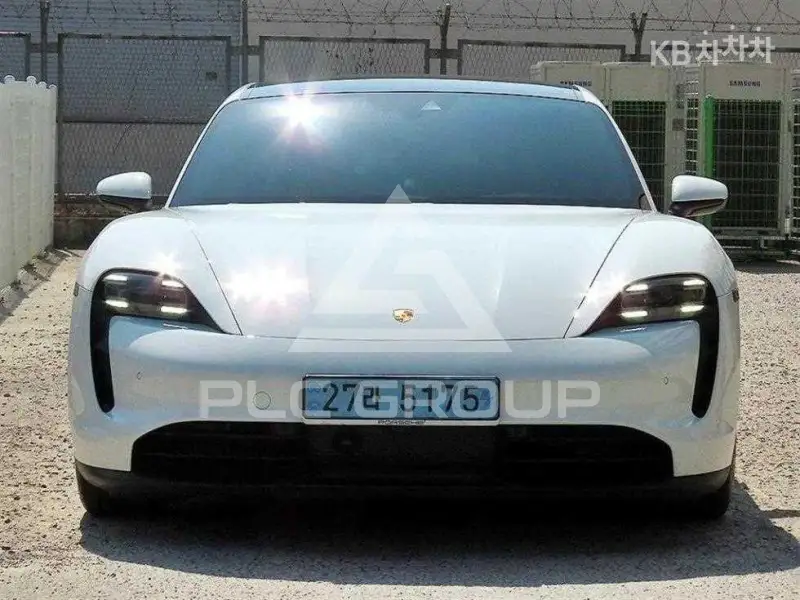 2023 Porsche Taycan