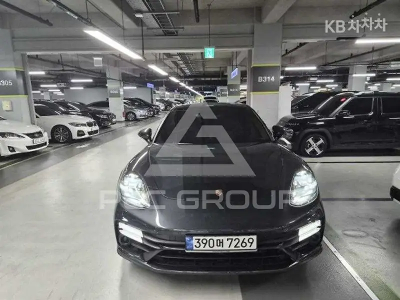 2023 Porsche Panamera
