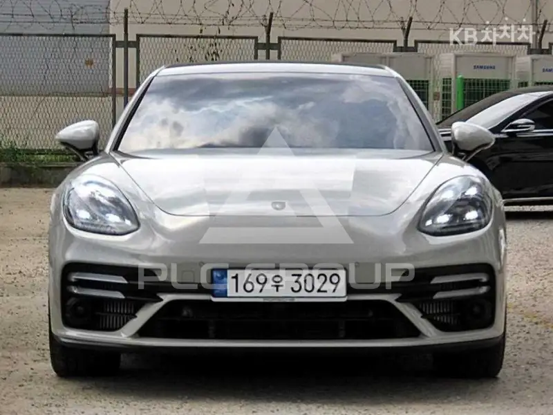 2023 Porsche Panamera