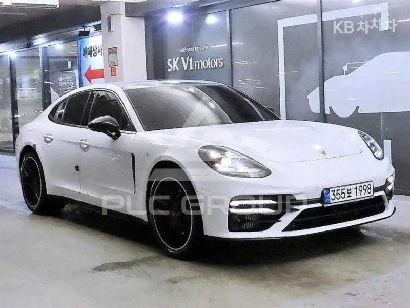2023 Porsche Panamera