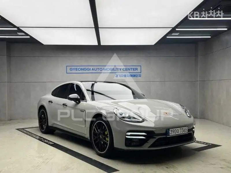 2023 Porsche Panamera