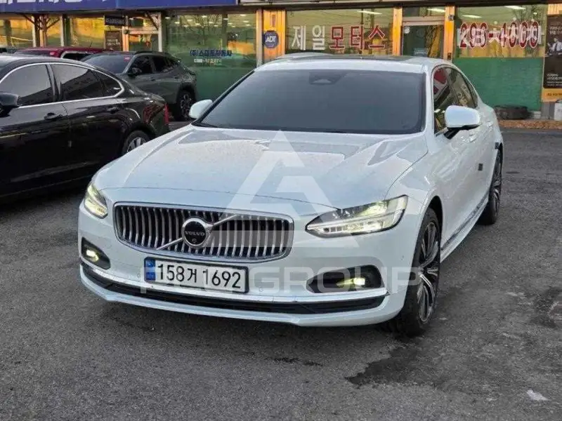 2023 Volvo S90