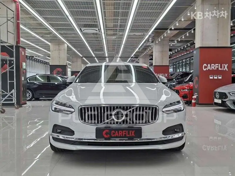 2023 Volvo S90