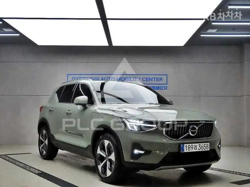 2023 Volvo XC40