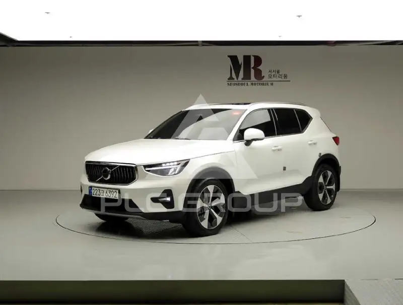 2023 Volvo XC40