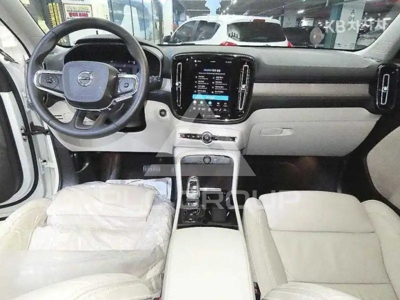 2023 Volvo XC40