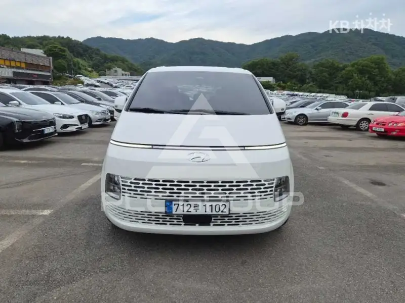 2024 Hyundai Staria