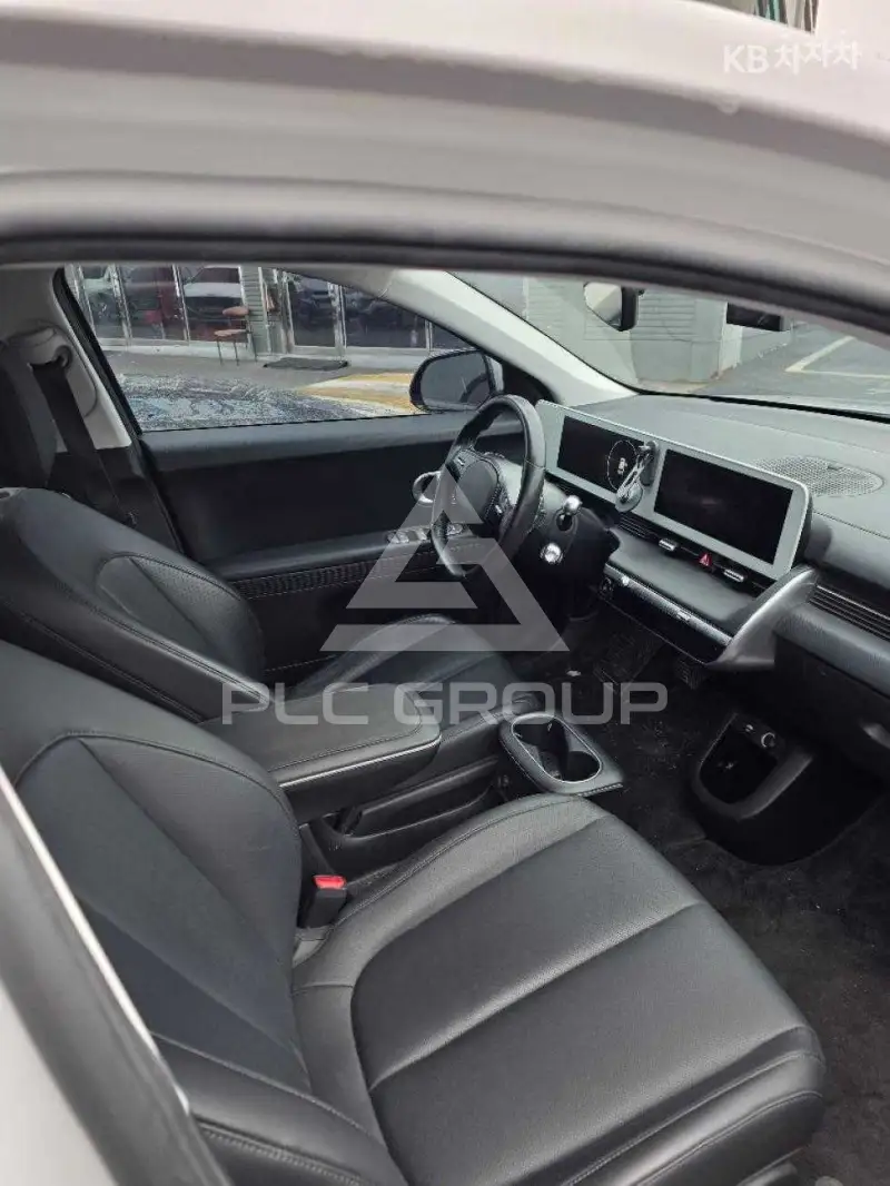 2024 Hyundai Staria