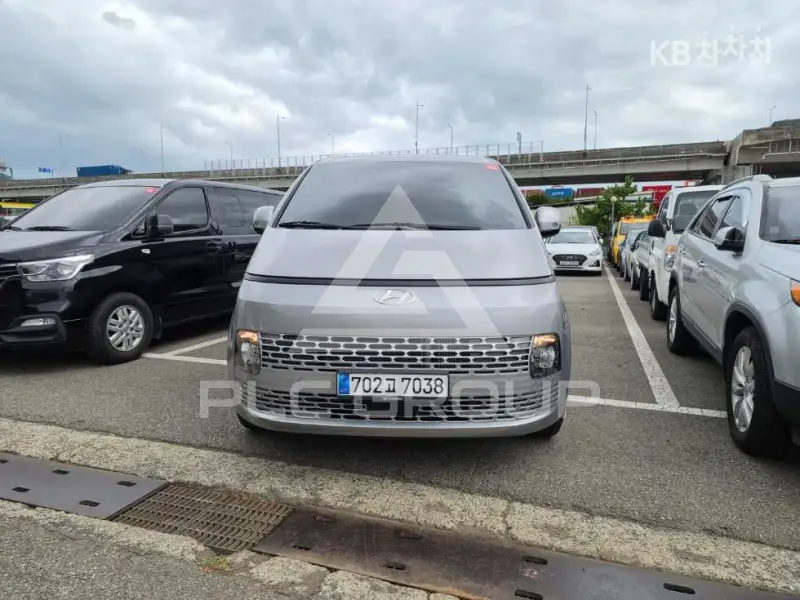 2024 Hyundai Staria