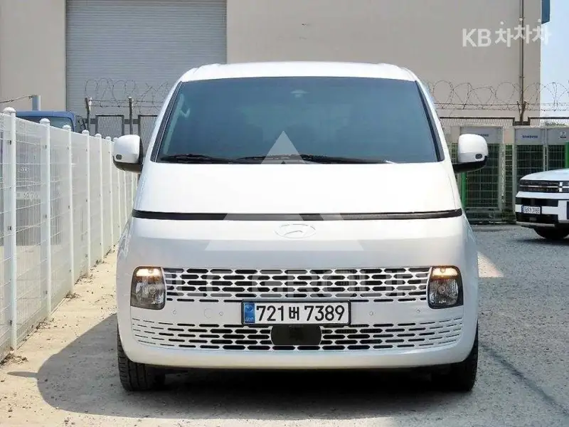 2024 Hyundai Staria