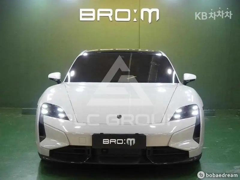 2024 Porsche Taycan