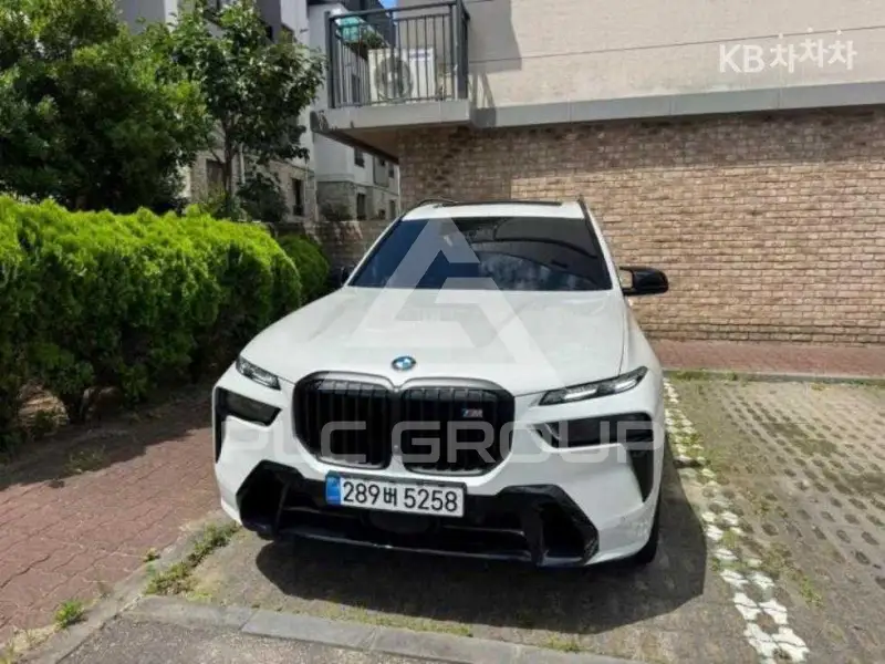 2025 BMW X7