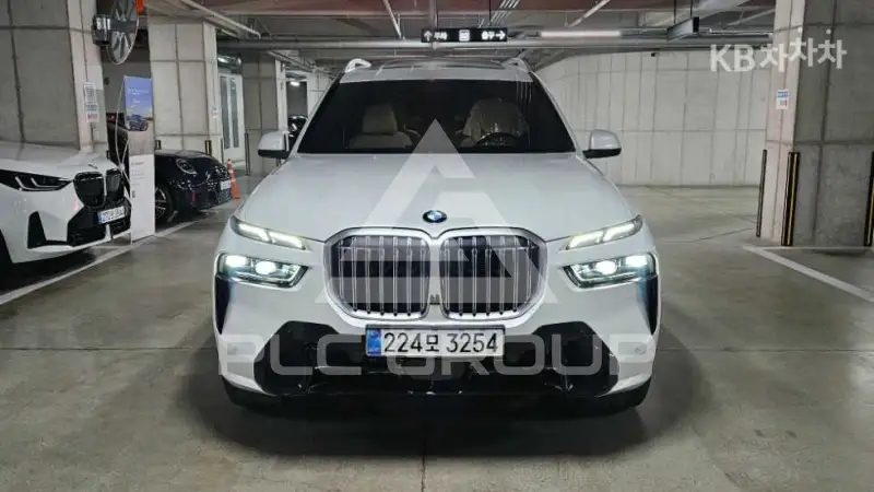 2025 BMW X7