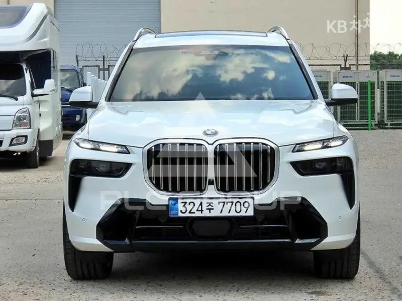 2025 BMW X7