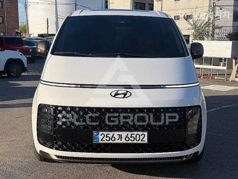2025 Hyundai Staria