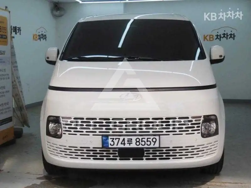 2025 Hyundai Staria