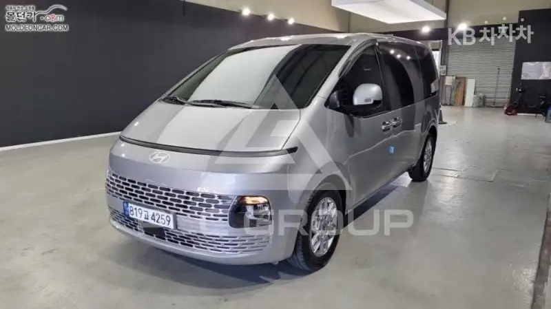 2025 Hyundai Staria