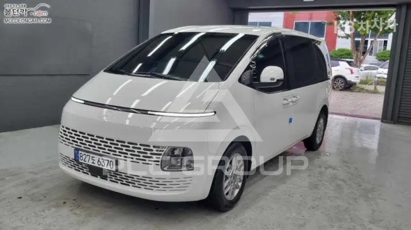 2025 Hyundai Staria