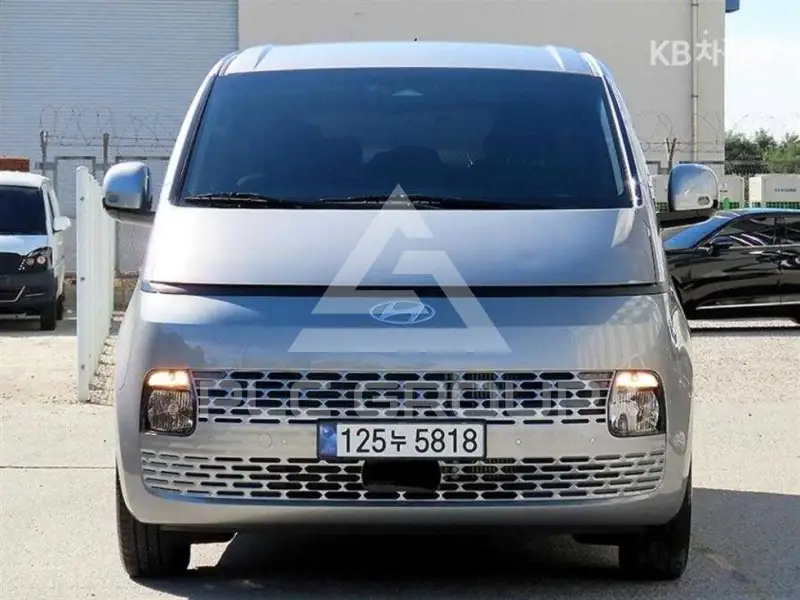 2025 Hyundai Staria