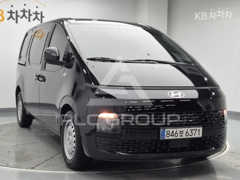 2025 Hyundai Staria