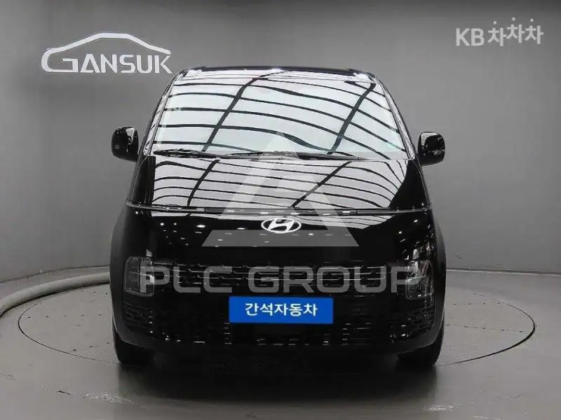 2025 Hyundai Staria