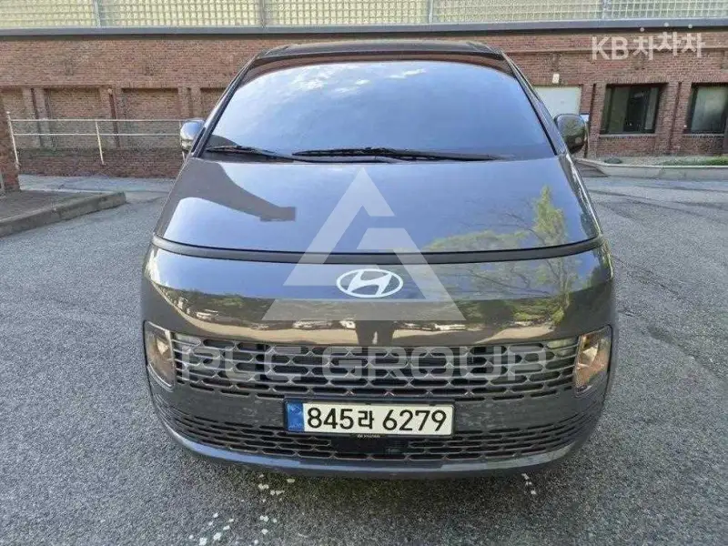 2025 Hyundai Staria
