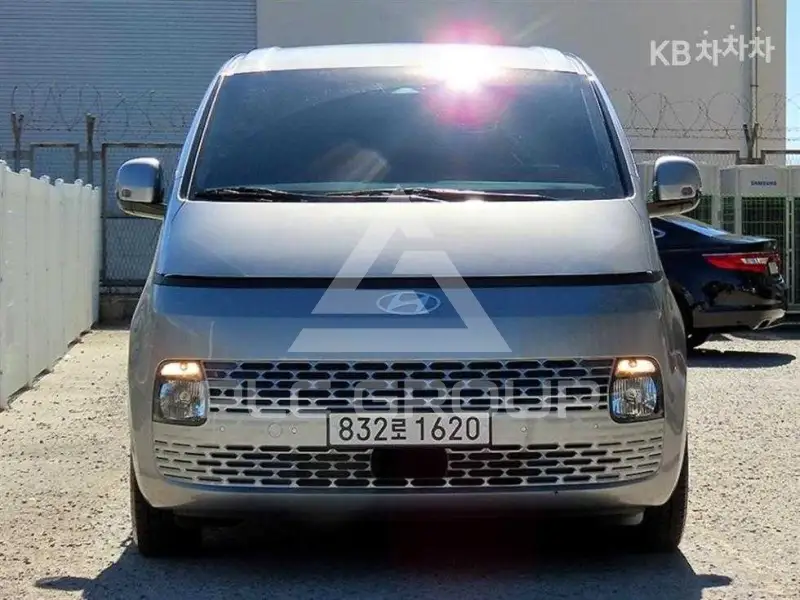 2025 Hyundai Staria