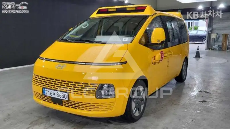 2025 Hyundai Staria