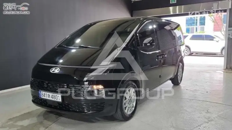 2025 Hyundai Staria