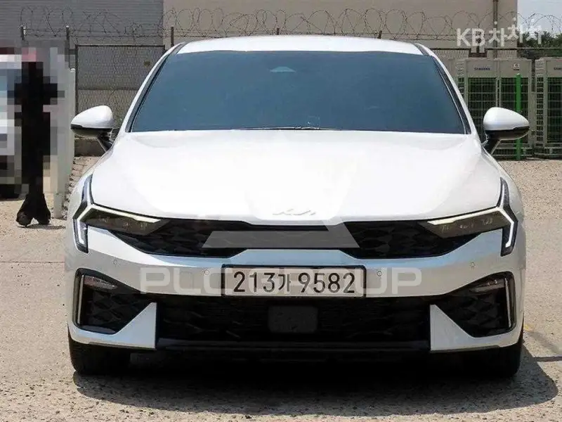 2025 KIA K5