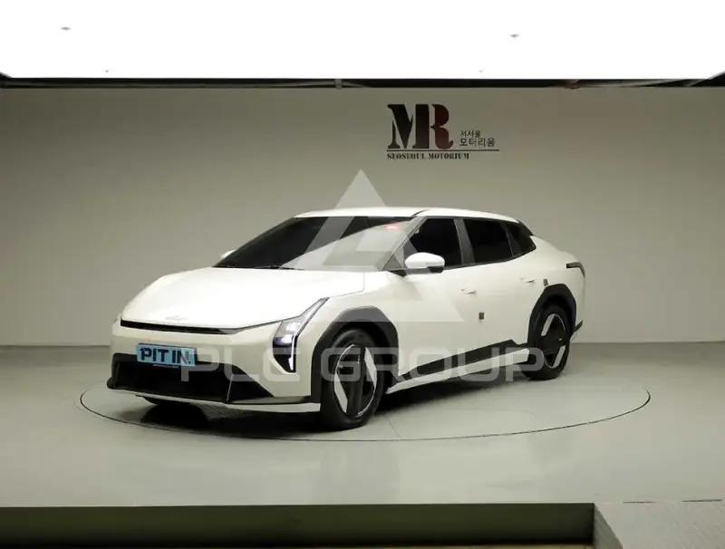 2025 KIA EV4