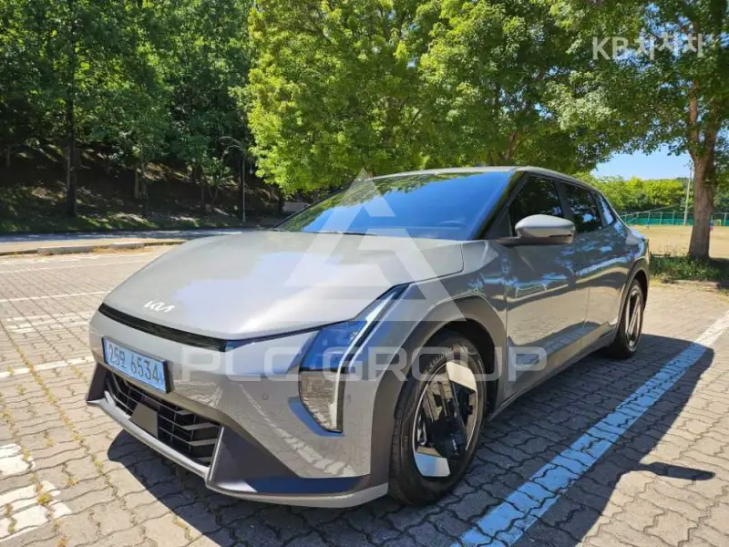 2025 KIA EV4