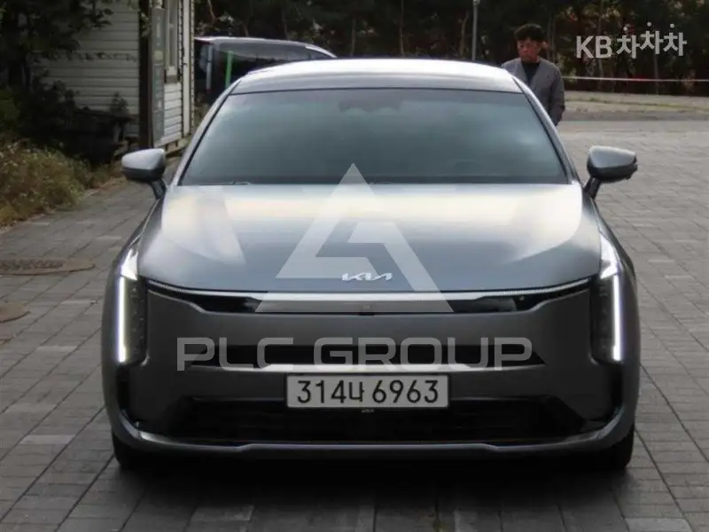 2025 KIA K8