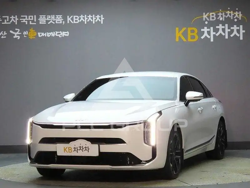2025 KIA K8
