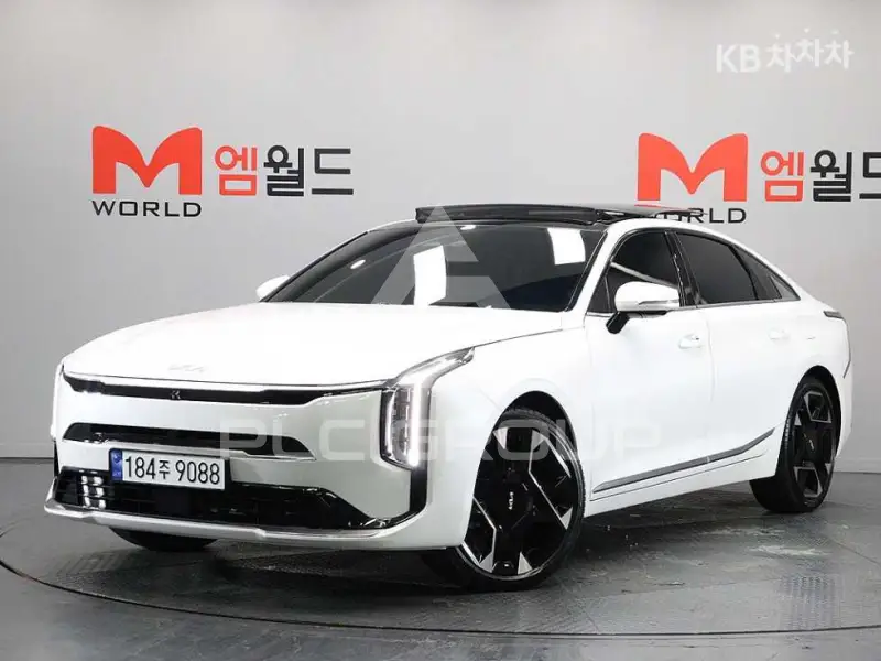 2025 KIA K8