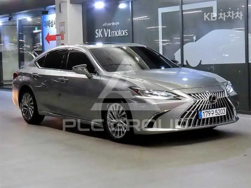 2025 Lexus ES