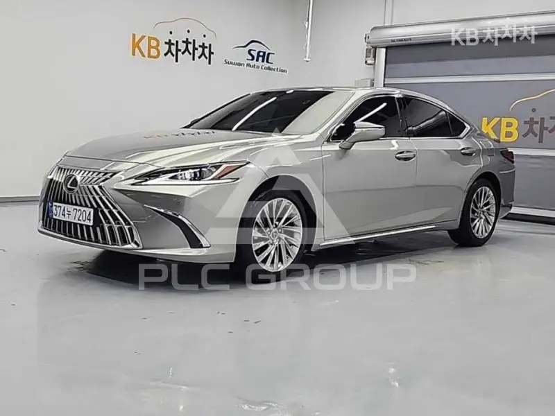 2025 Lexus ES