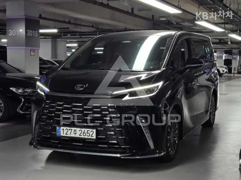2025 Lexus LM300